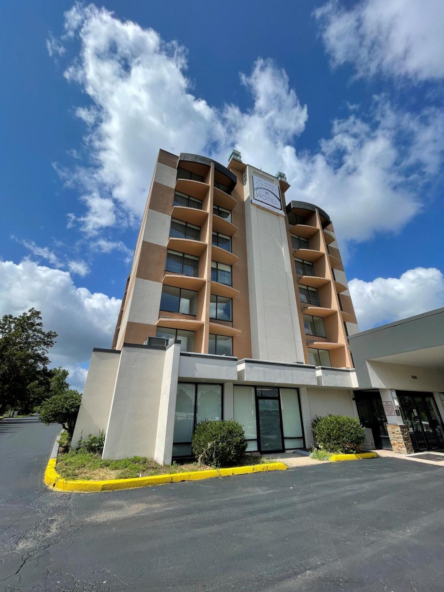 Saint Louis Airport Hotel Woodson Terrace Dış mekan fotoğraf