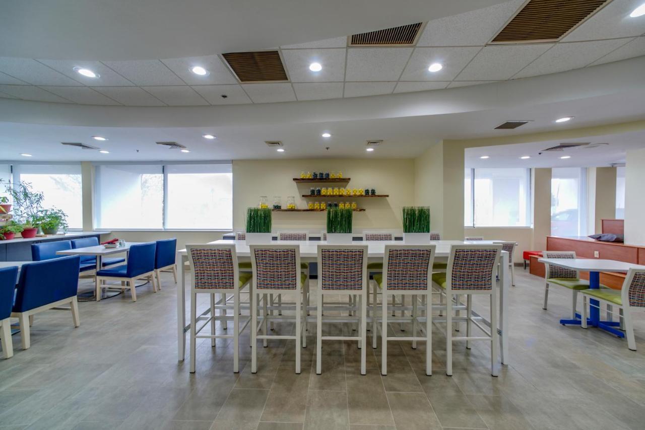 Saint Louis Airport Hotel Woodson Terrace Dış mekan fotoğraf